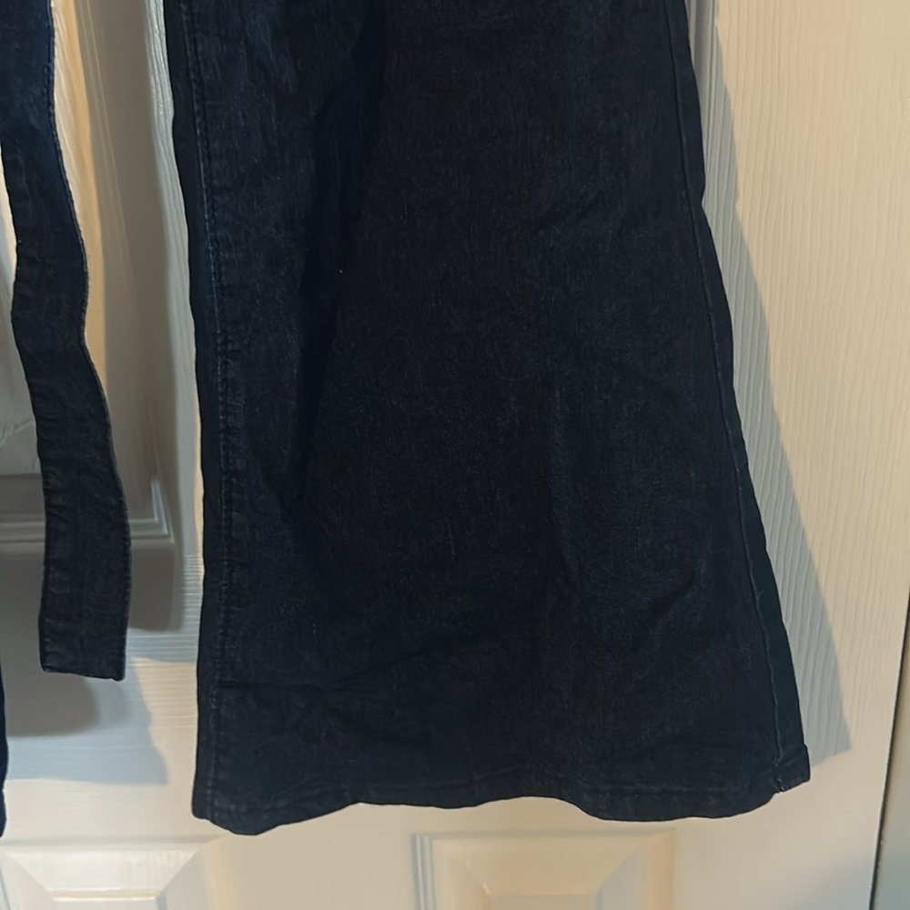 Light weight Blue Denim Belted Wide Leg Jean - Picture 5 of 8